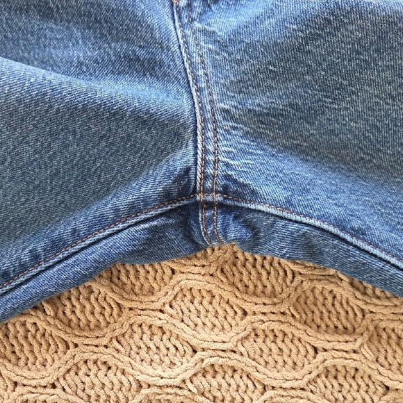 Levi's Premium Denim Button-Fly Wedgie Jean in Medium Wash - Size 31 - Picture 4 of 13